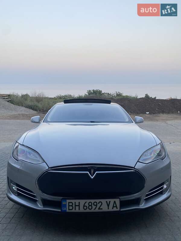 Ліфтбек Tesla Model S 2014 в Одесі
