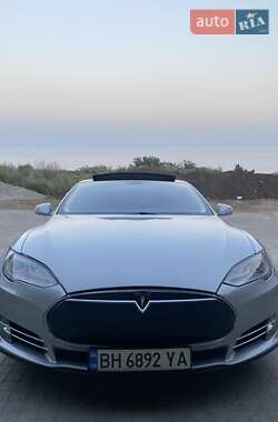 Лифтбек Tesla Model S 2014 в 