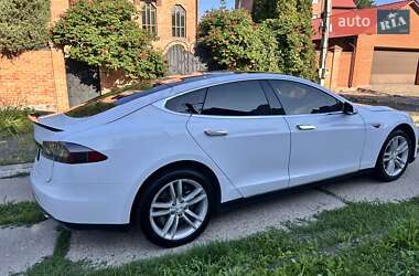 Лифтбек Tesla Model S 2014 в 