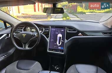 Лифтбек Tesla Model S 2014 в 