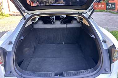 Лифтбек Tesla Model S 2014 в 