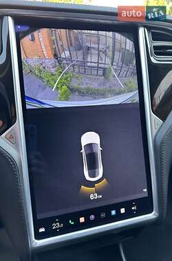 Лифтбек Tesla Model S 2014 в 