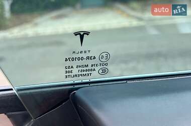 Лифтбек Tesla Model S 2017 в 
