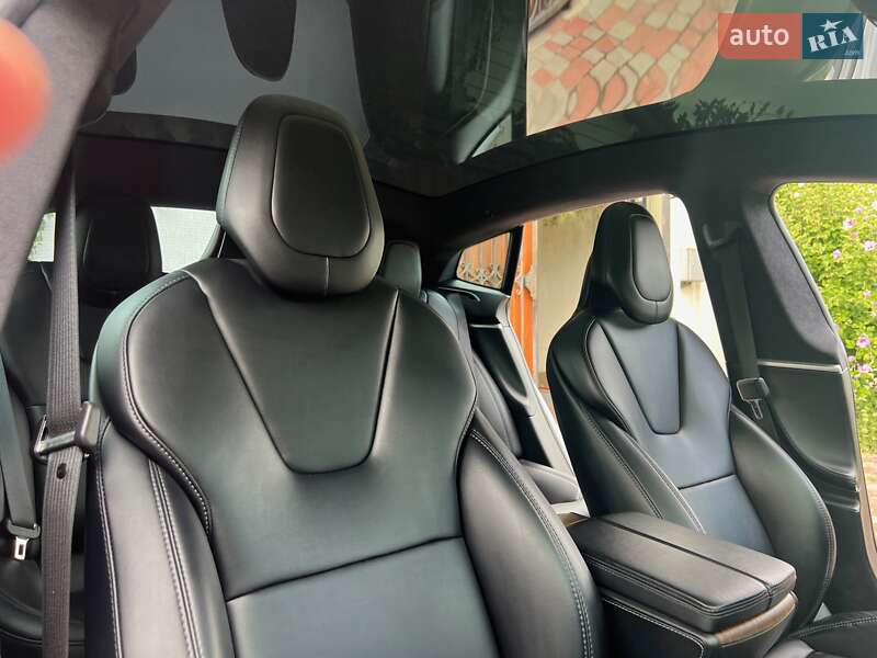 Лифтбек Tesla Model S 2017 в Одессе