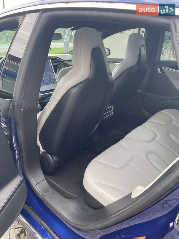 Лифтбек Tesla Model S 2015 в Хмельницком фото 29 Лифтбек Tesla Model S 2015 в Хмельницком