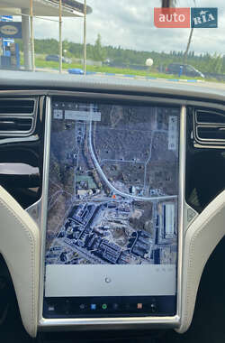 Лифтбек Tesla Model S 2015 в 
