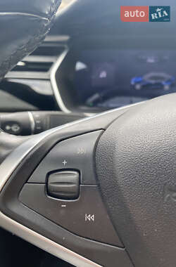 Лифтбек Tesla Model S 2015 в 