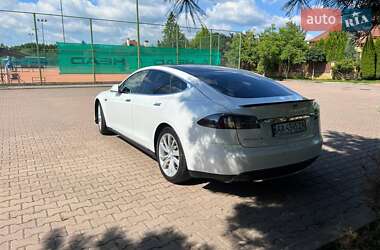 Лифтбек Tesla Model S 2013 в 