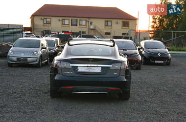 Лифтбек Tesla Model S 2015 в 