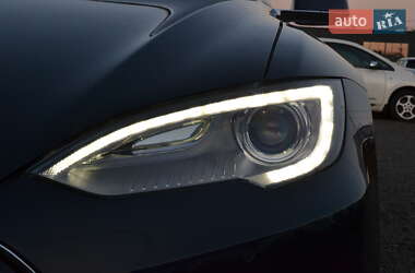 Лифтбек Tesla Model S 2015 в 