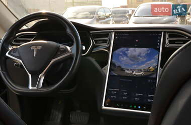 Лифтбек Tesla Model S 2015 в 