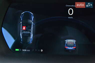 Лифтбек Tesla Model S 2015 в 