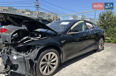 Лифтбек Tesla Model S 2016 в 