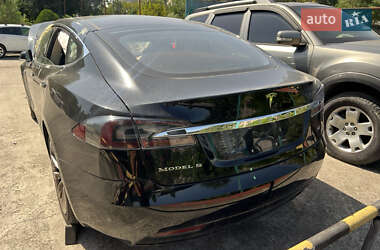 Лифтбек Tesla Model S 2016 в 