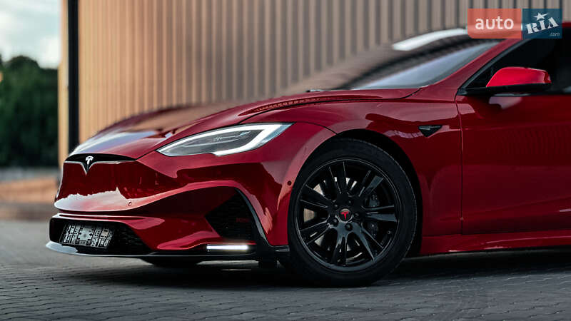 Лифтбек Tesla Model S 2020 в Ровно