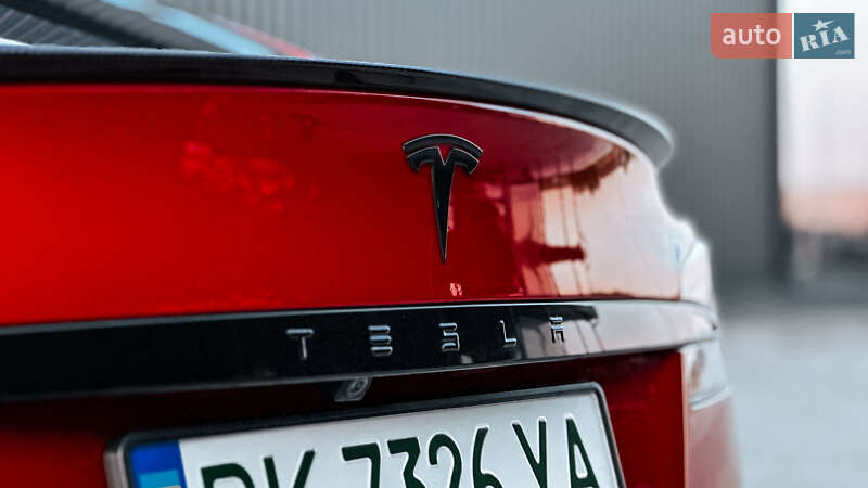 Лифтбек Tesla Model S 2020 в Ровно