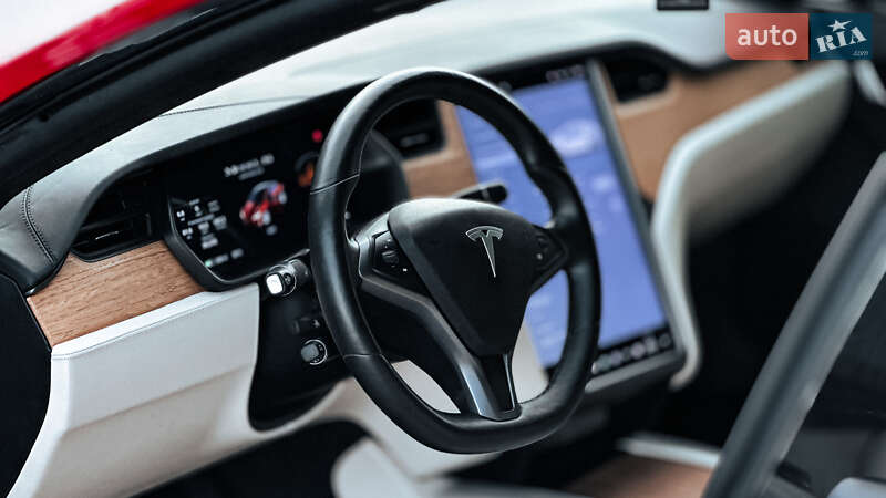 Лифтбек Tesla Model S 2020 в Ровно