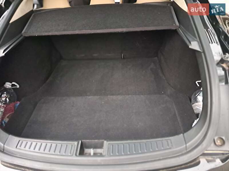 Ліфтбек Tesla Model S 2015 в Вінниці