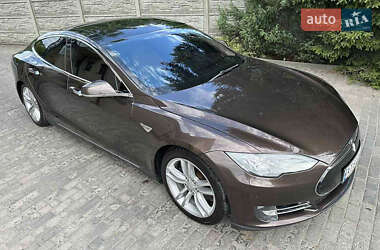 Лифтбек Tesla Model S 2013 в 