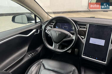 Лифтбек Tesla Model S 2016 в 