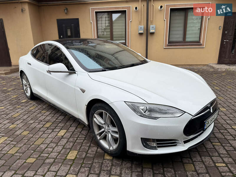 Лифтбек Tesla Model S 2013 в Ровно