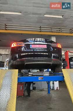 Лифтбек Tesla Model S 2013 в 