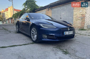 Лифтбек Tesla Model S 2016 в 