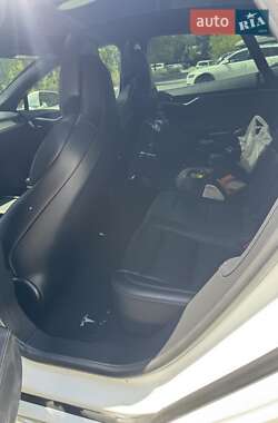 Ліфтбек Tesla Model S 2020 в 
