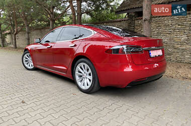 Лифтбек Tesla Model S 2016 в 