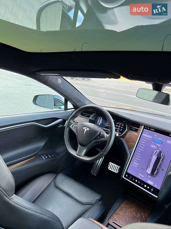 Лифтбек Tesla Model S 2020 в Киеве