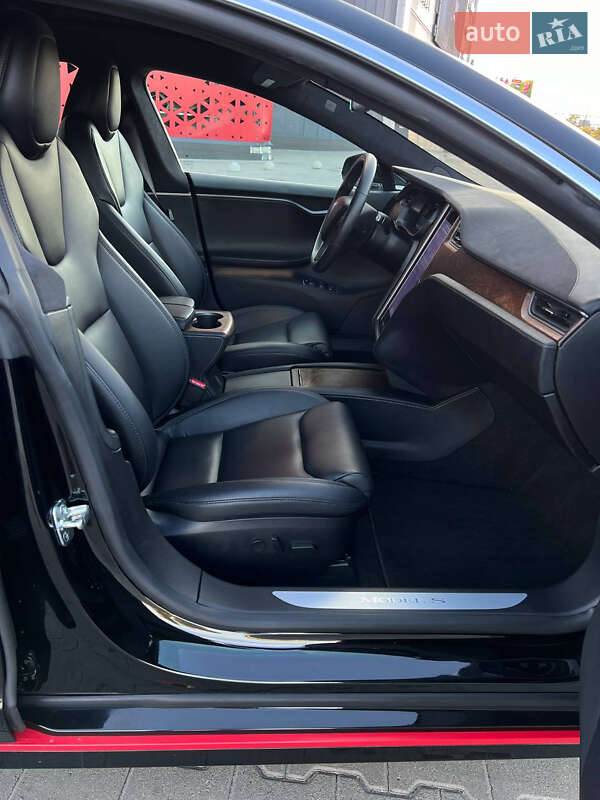 Лифтбек Tesla Model S 2020 в Киеве