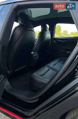 Лифтбек Tesla Model S 2020 в 
