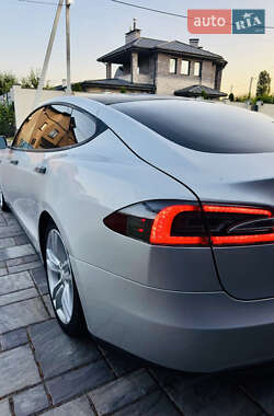 Лифтбек Tesla Model S 2013 в 