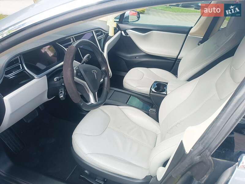 Лифтбек Tesla Model S 2014 в Львове