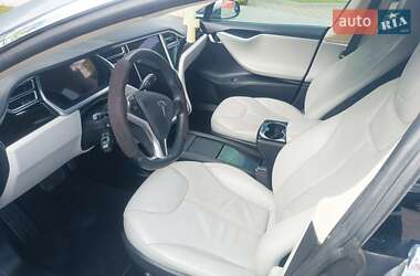 Лифтбек Tesla Model S 2014 в 