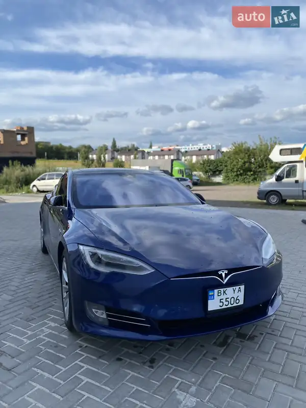 Tesla Model S 2016