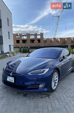 Лифтбек Tesla Model S 2016 в 