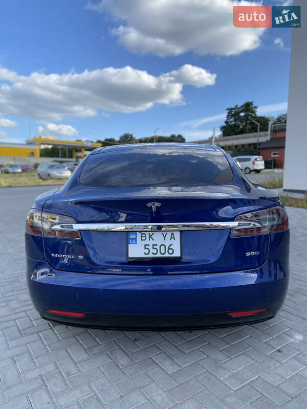 Лифтбек Tesla Model S 2016 в Ровно