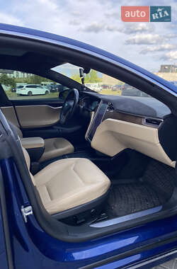 Лифтбек Tesla Model S 2016 в 