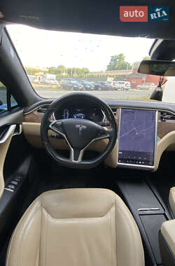 Лифтбек Tesla Model S 2016 в 