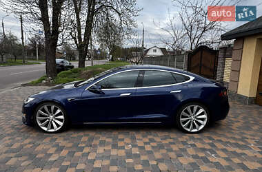 Лифтбек Tesla Model S 2017 в 