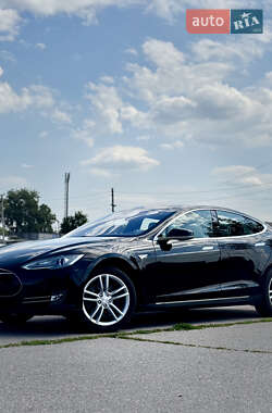 Лифтбек Tesla Model S 2015 в Кременчуге