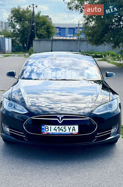 Лифтбек Tesla Model S 2015 в 