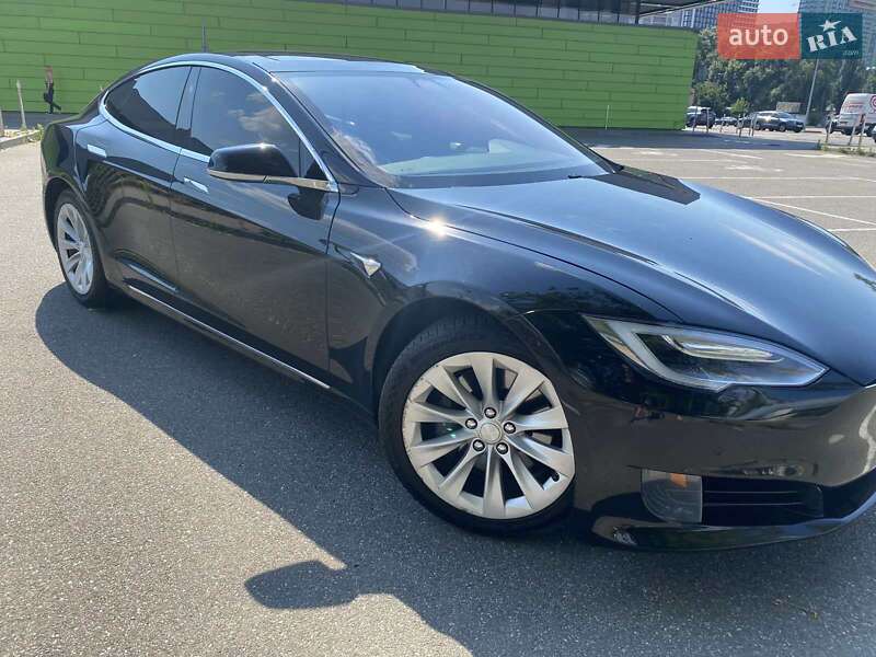 Tesla Model S 2016