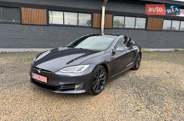 Лифтбек Tesla Model S 2018 в 