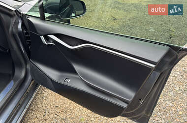 Лифтбек Tesla Model S 2018 в 