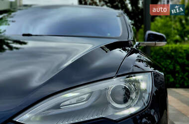 Лифтбек Tesla Model S 2014 в 