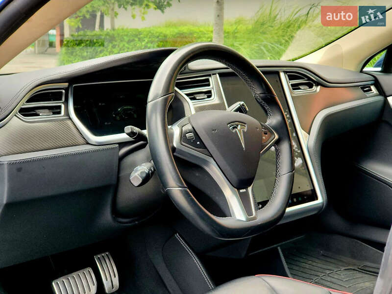 Лифтбек Tesla Model S 2014 в Киеве