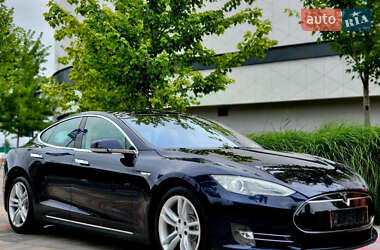 Лифтбек Tesla Model S 2014 в 