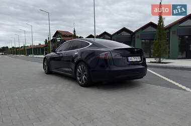 Лифтбек Tesla Model S 2014 в 